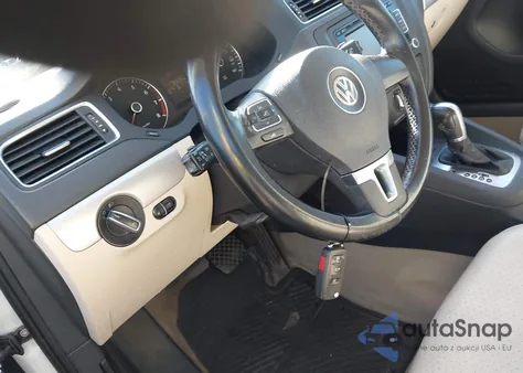 2014 Volkswagen Jetta 1.8T Se z USA, uszkodzony, nr VIN 3VWD07AJ7EM232002